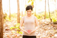 “フェムテック”にイオンモール参入 妊活や更年期など女性の健康をサポート 賢い取り入れ方とは?
